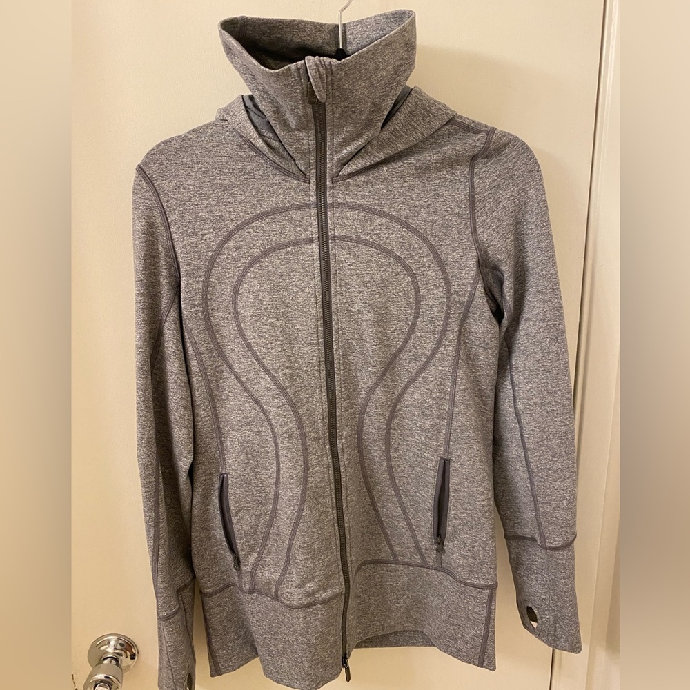 Lululemon sweatshirt size 8